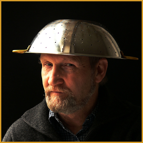 Frizztext wears a colander